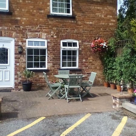 The Lincolnshire Poacher Inn Metheringham Buitenkant foto