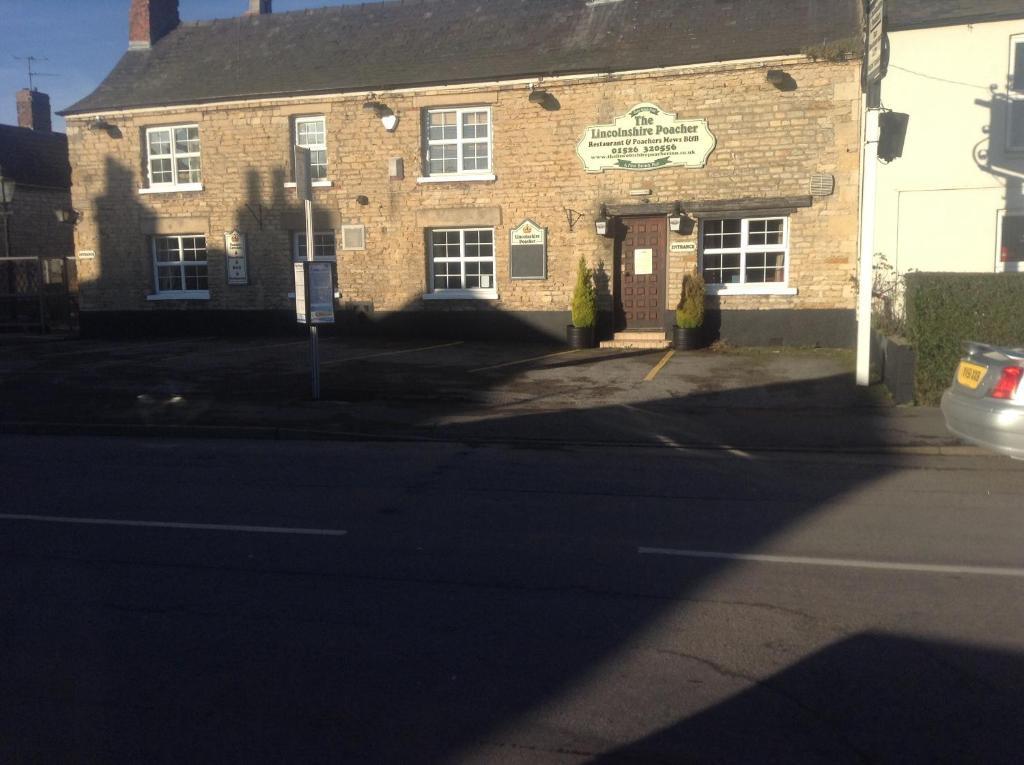 The Lincolnshire Poacher Inn Metheringham Buitenkant foto