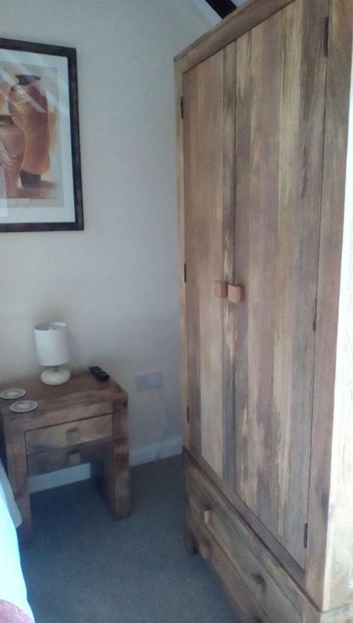 The Lincolnshire Poacher Inn Metheringham Buitenkant foto