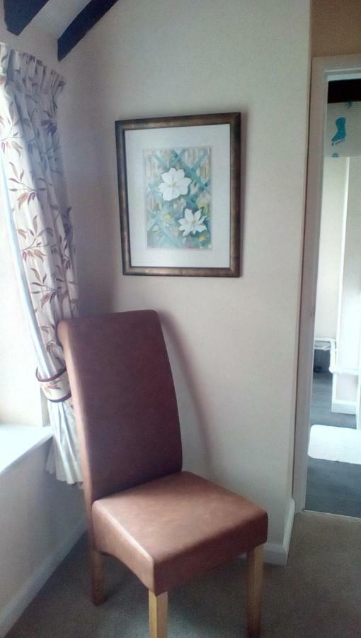 The Lincolnshire Poacher Inn Metheringham Buitenkant foto