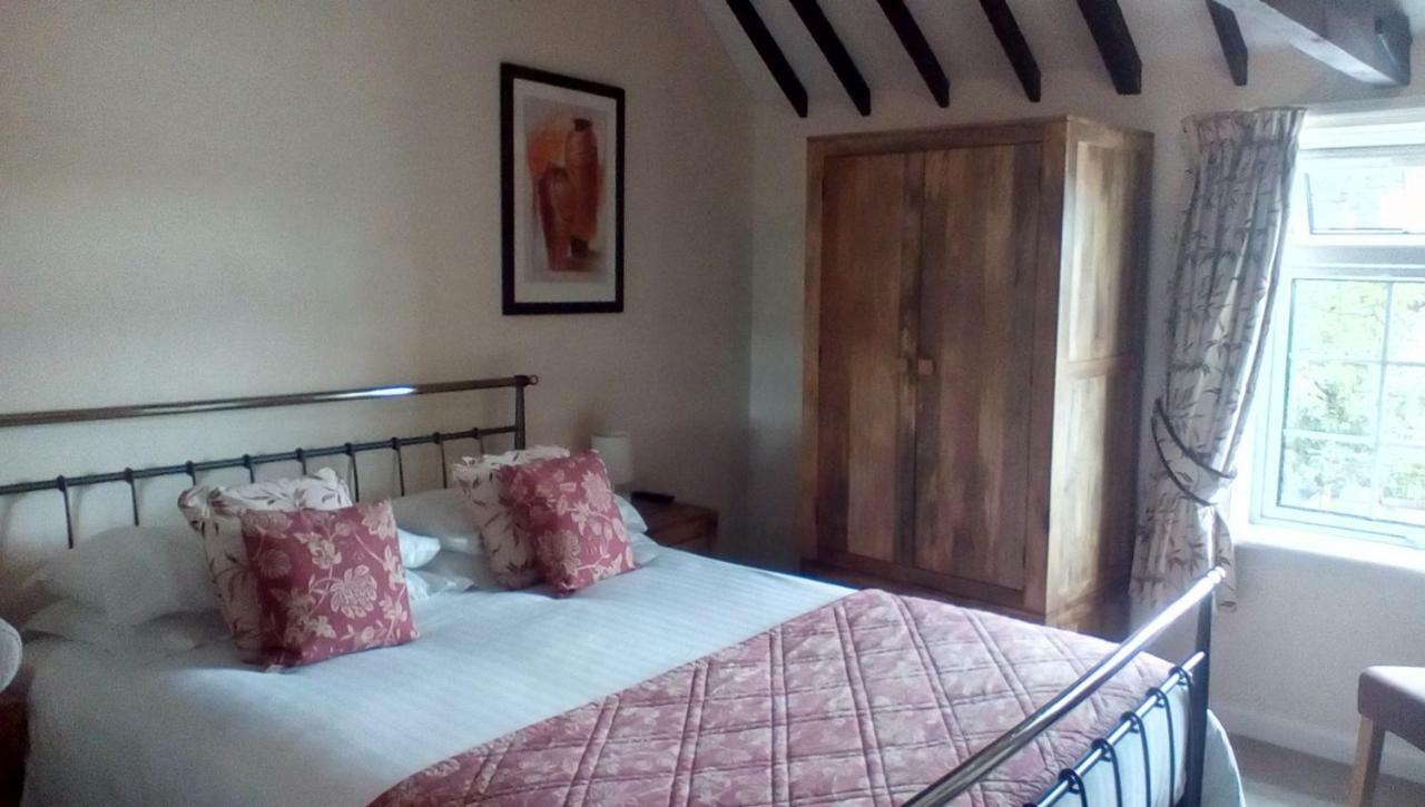 The Lincolnshire Poacher Inn Metheringham Buitenkant foto