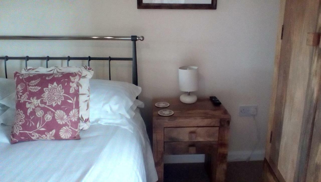 The Lincolnshire Poacher Inn Metheringham Buitenkant foto