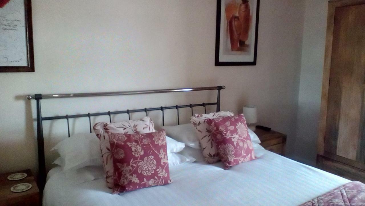The Lincolnshire Poacher Inn Metheringham Buitenkant foto