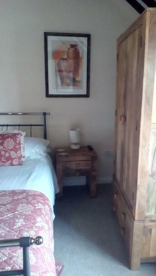 The Lincolnshire Poacher Inn Metheringham Buitenkant foto