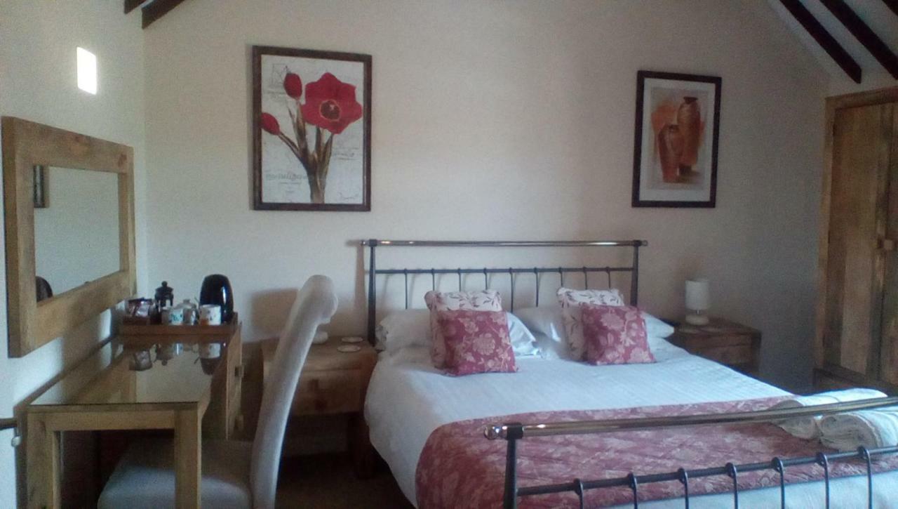 The Lincolnshire Poacher Inn Metheringham Buitenkant foto