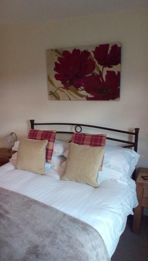 The Lincolnshire Poacher Inn Metheringham Buitenkant foto
