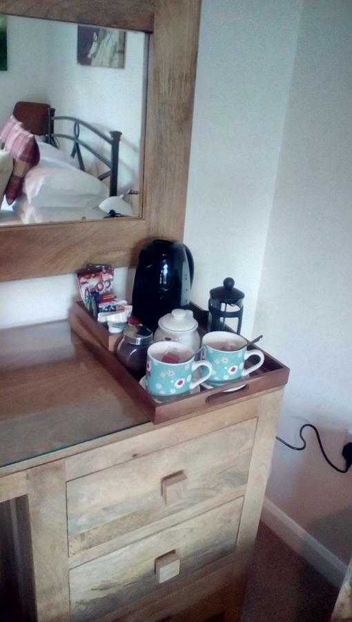 The Lincolnshire Poacher Inn Metheringham Buitenkant foto