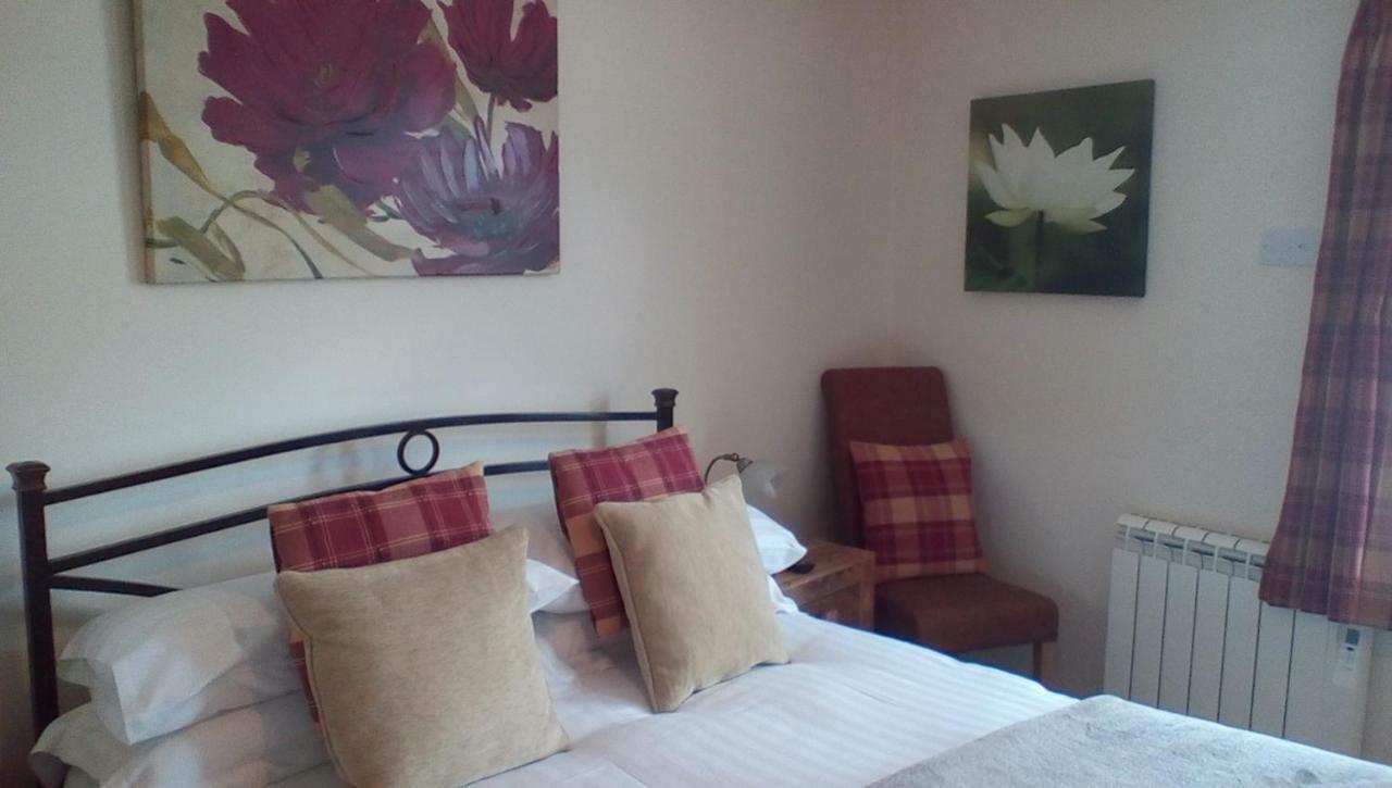 The Lincolnshire Poacher Inn Metheringham Buitenkant foto