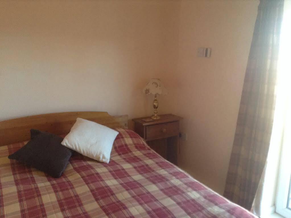The Lincolnshire Poacher Inn Metheringham Buitenkant foto