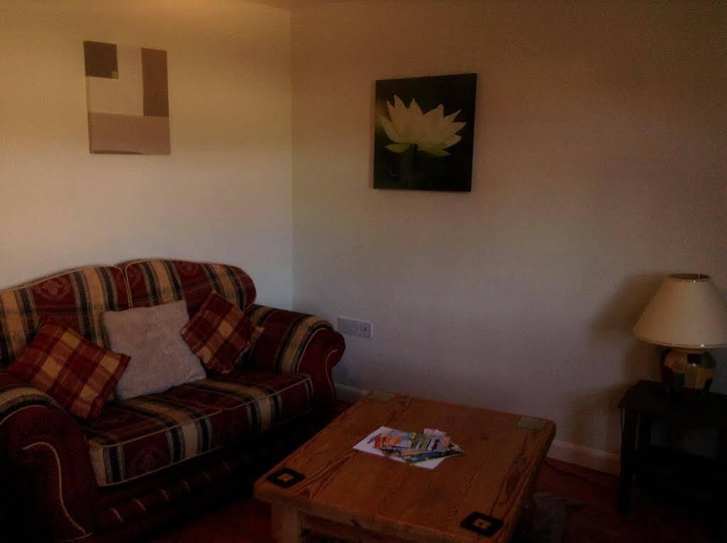 The Lincolnshire Poacher Inn Metheringham Buitenkant foto