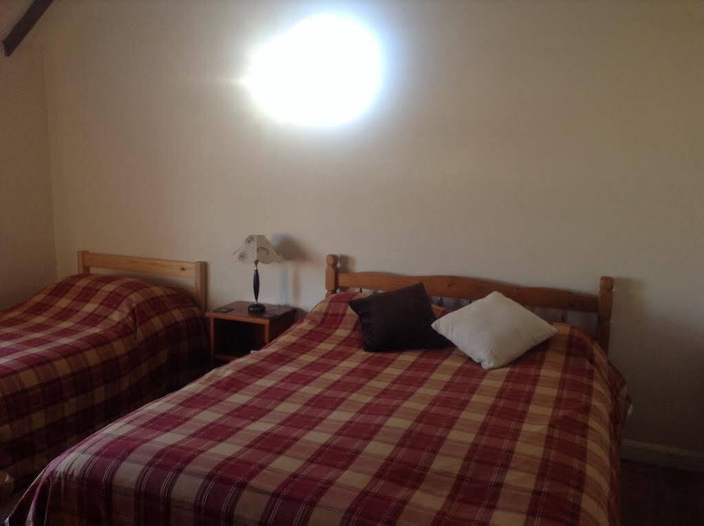 The Lincolnshire Poacher Inn Metheringham Buitenkant foto